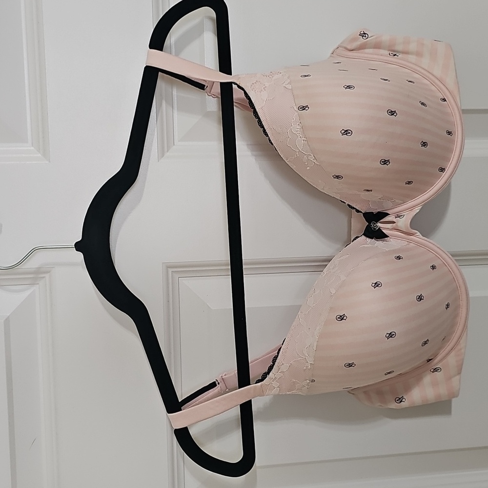 Victoria's Secret Light Pink Lace Trim T-Shirt Bra